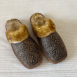 Ariat Slippers Size 8